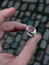 Load image into Gallery viewer, 106 pink face looking right size 8.5 SILVER SAMPLE SALE XMAS 2025