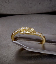 Load image into Gallery viewer, 'Silk'