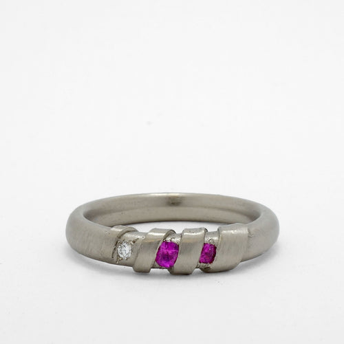 Fraser Hamilton Jewellery | 'Bubblegum' White gold band ring with pink sapphires and a diamond