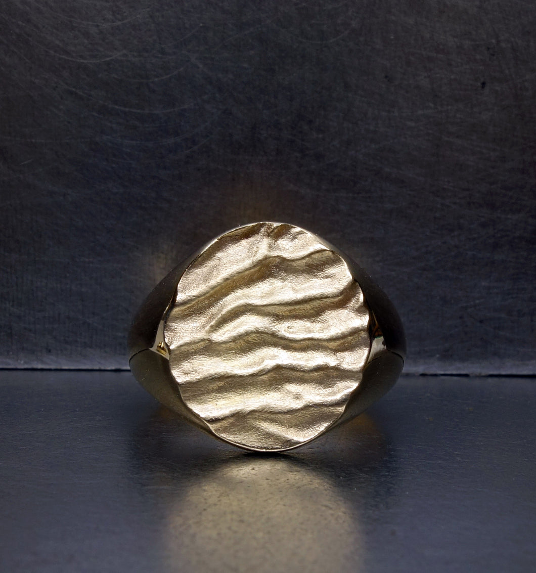 ‘Tidal 11' 9ct gold