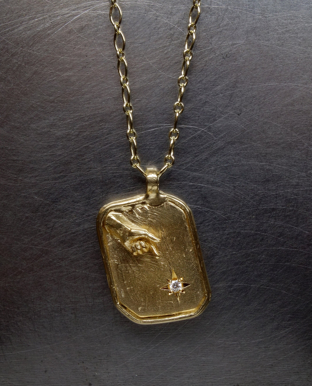 097 gold pointing at diamond SAMPLE SALE XMAS 2025