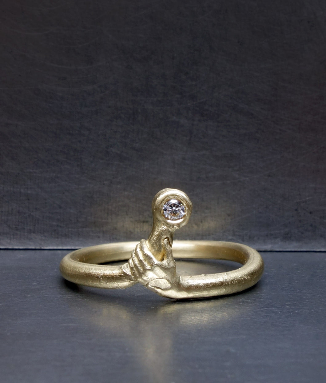 138 gold ring holding diamond line SAMPLE SALE XMAS 2025