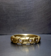 Load image into Gallery viewer, 'Lei'
