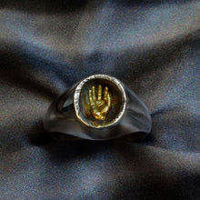 Load image into Gallery viewer, &#39;Breach&#39; Signet Ring
