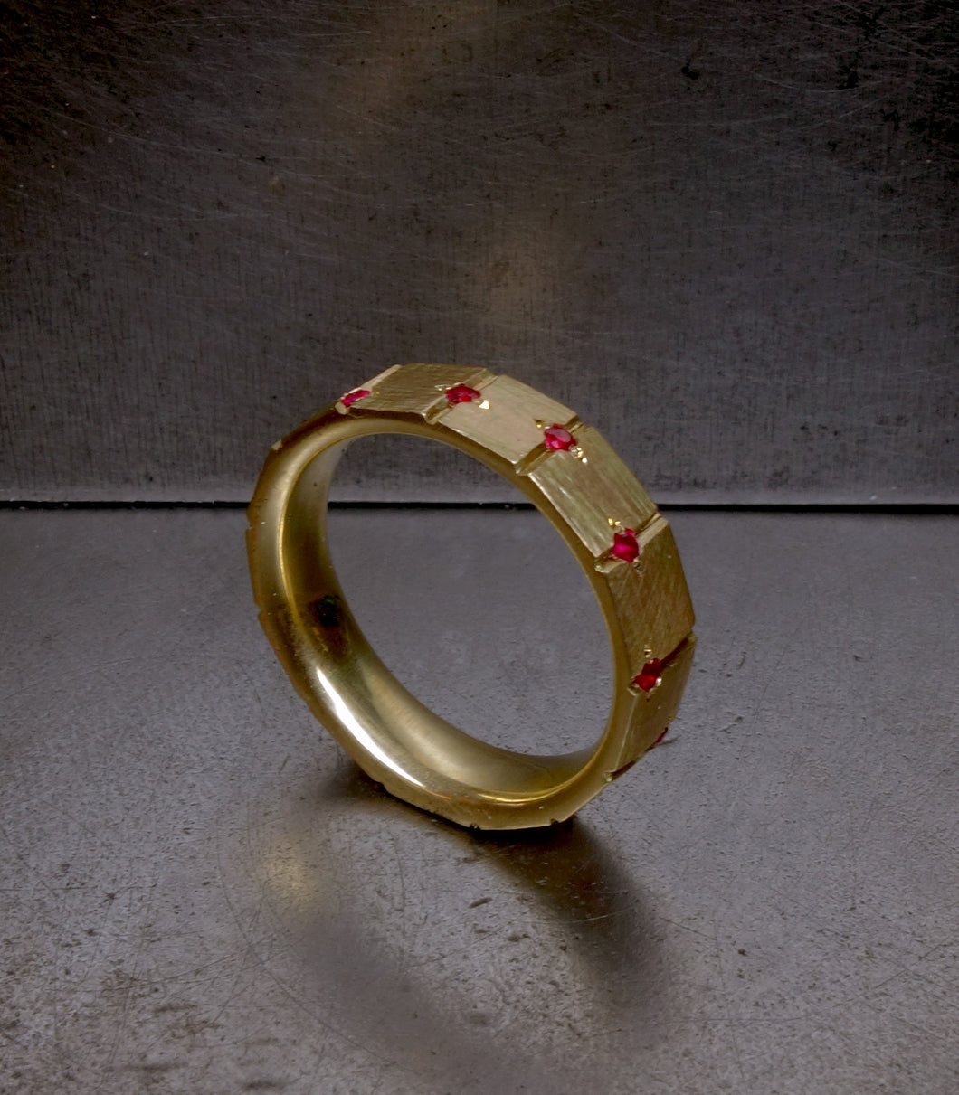 'Ambit Ruby'