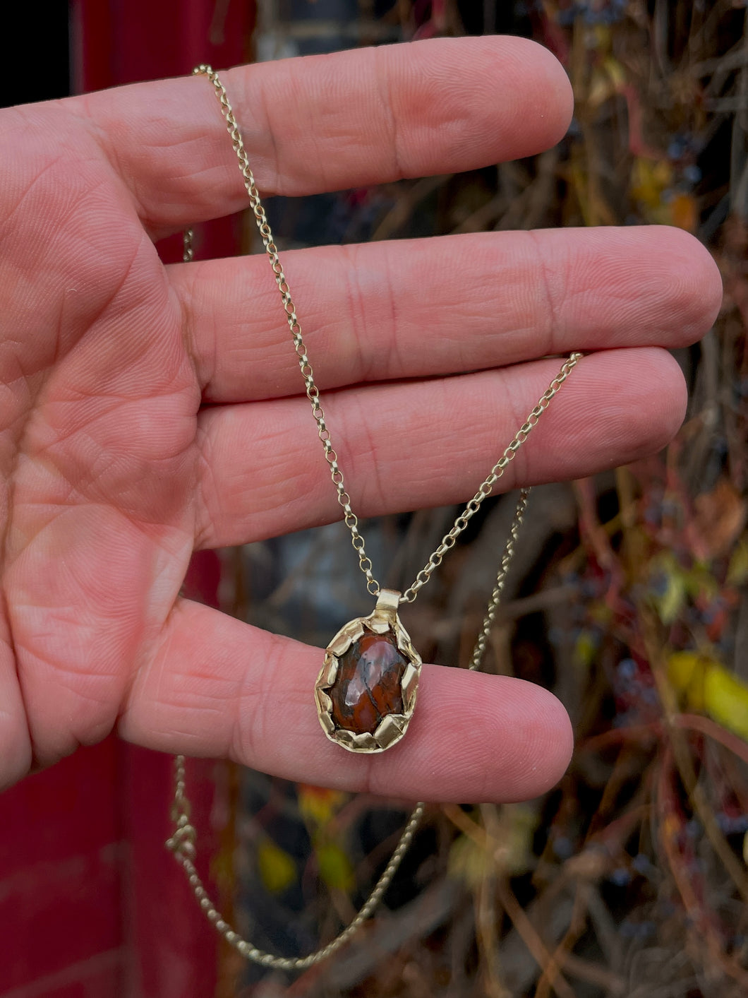 046 Sample sale 2025 Ionmhas red pendant