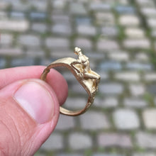 Load image into Gallery viewer, Fraser Hamilton Jewellery | Reclining Nude Ring in Gold
