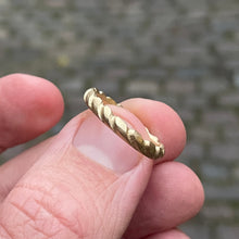 Load image into Gallery viewer, &#39;Curl&#39; Ring
